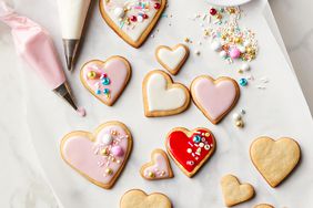 heart cookies frosting