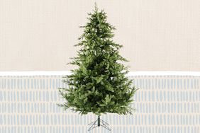 Realistic Artificial Christmas Tree tout