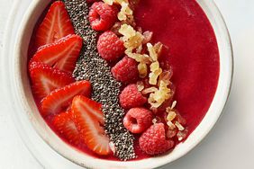 Ginger-Berry Smoothie Bowl